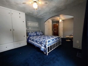 Master/Blue room - Queen bed & built in dresser/closets 