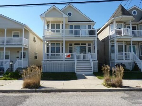 4952 Asbury Ave. 1st Floor