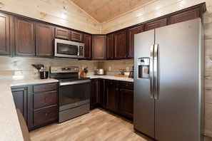 Kitchen Complete With Granite And Stainless Appliances!