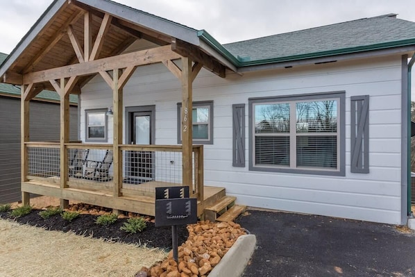 Awesome And Brand New Cabin!