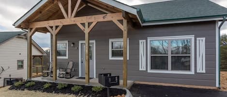Brand New Stylish Cabin In Pigeon Forge!