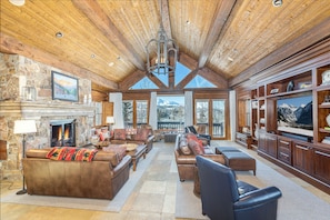 2.0-country-club-estate-mountain-village-living-room1-edit