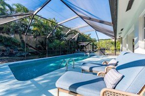 Private Pool with 2 loungers