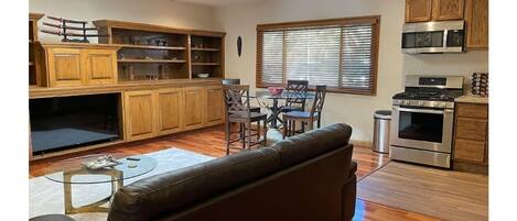 Entry view of great room, kitchen and dining area..