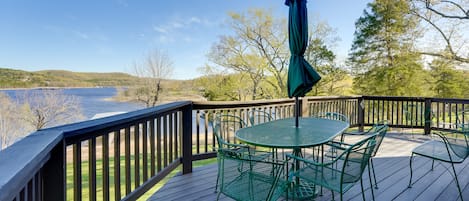 Table Rock Lake Vacation Rental | 3BR | 2BA | 3 Stairs Required | 1,200 Sq Ft