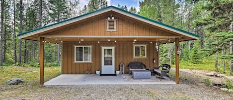 West Glacier Vacation Rental | 2BR | 1BA | 900 Sq Ft | Step-Free Entry