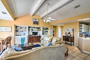 Living Room | Smart TV