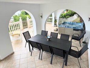 Outdoor dining