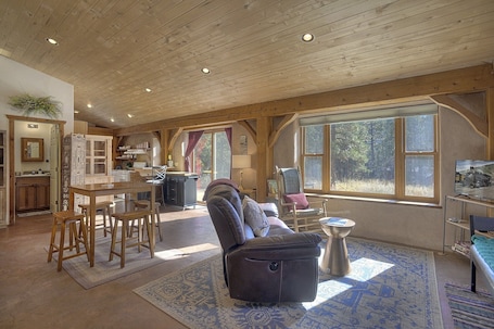 Cabin with Open Floor Plan
