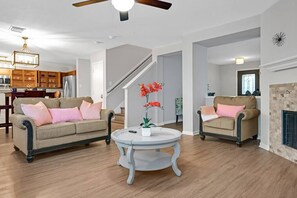 Living Room (4)
