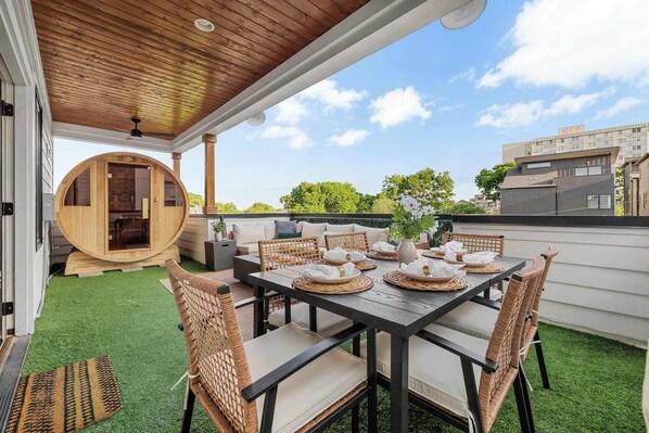 Outdoor dining