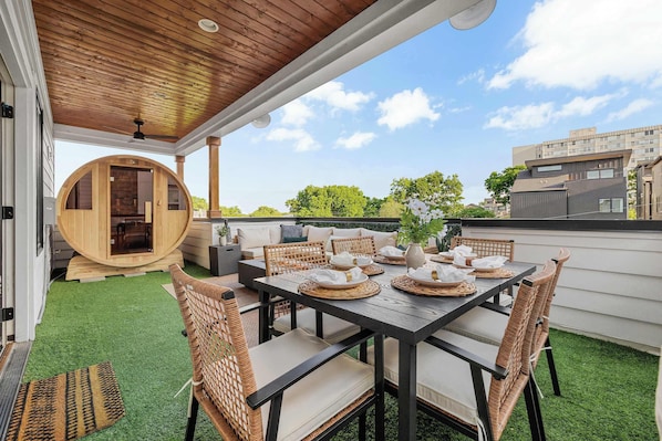 Outdoor dining