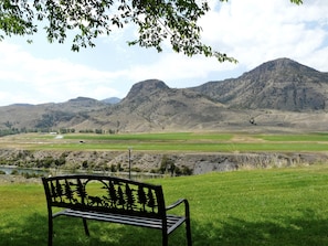 Beautiful views of the Yellowstone River and the mountains