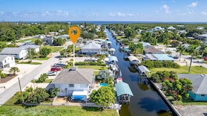 Located on a canal, minutes by boat to The Gulf of Mexico and amazing fishing