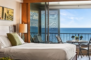 Maui Kai 903 king bed 1