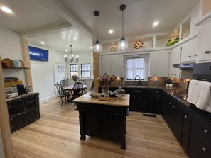 Kitchen/Breakfast Nook - Television in Nook