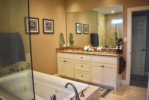 Master ensuite bath with double vanity