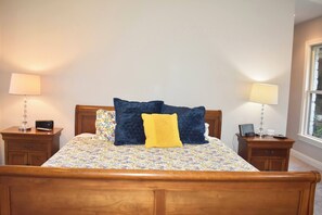 Master King Tempur-Pedic Mattress. 