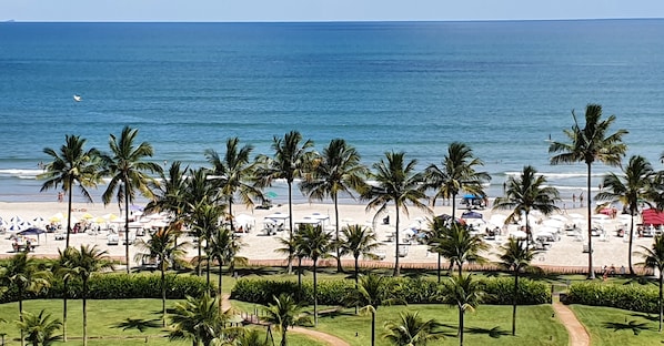 Vista para praia/oceano