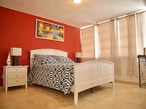 Queen bedroom set with modern decor 