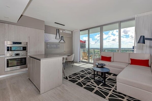 Beautiful WaterViewCondo at Hyde Beach House3104 (1)