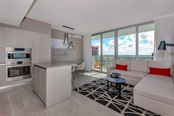 Beautiful WaterViewCondo at Hyde Beach House3104