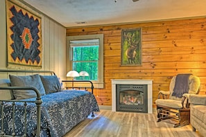 Living Room | Single-Story Cabin