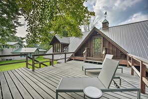 Private Deck