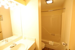 Easy access Bathroom in Vacation Condo in Waterville Valley