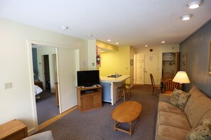 Inns of Waterville Valley one bedroom Condo close to Town Square (205)