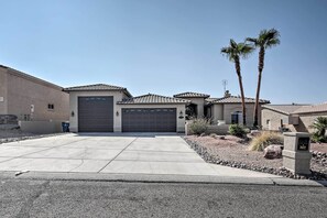 House Exterior | Keyless Entry