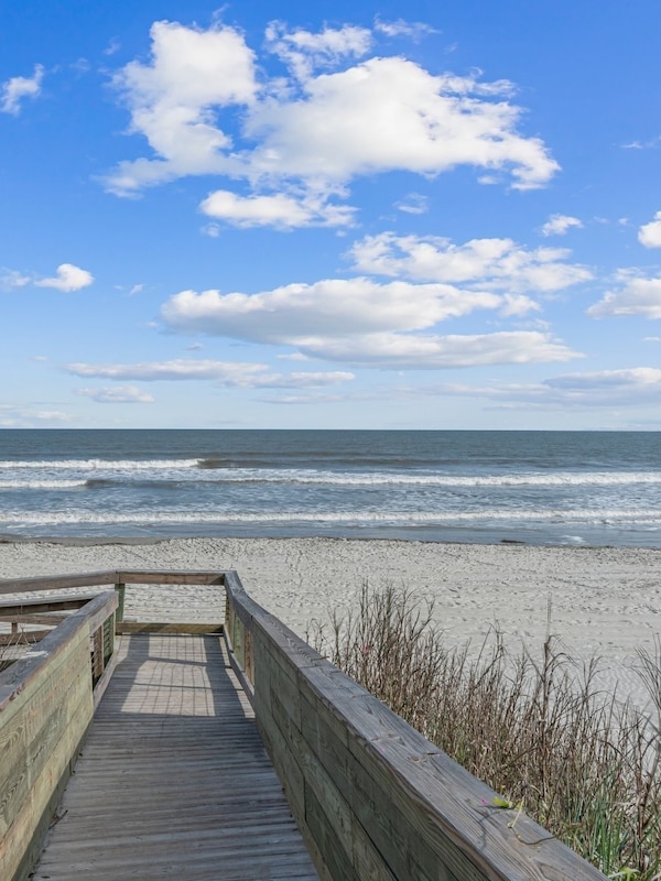 Boardwalk 15 off beautiful Eugenia Avenue.