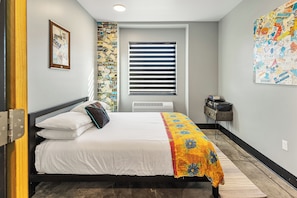 Private queen room 1