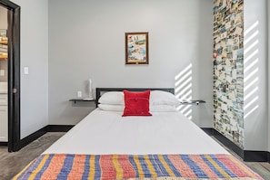 Private queen room 2