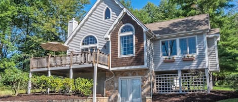 Captains Cabin Exterior