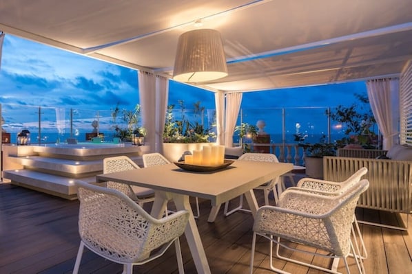 Outdoor dining