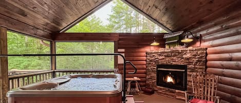 FULL HOT TUB PORCH VIEW