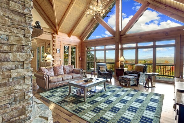 LIVING RM - SCENIC MOUNTAINS VIEW