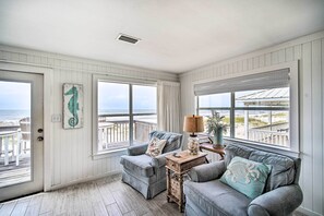 Living Room | Porch Access | Cable TV