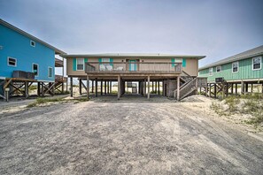 Exterior | 1,800 Sq Ft