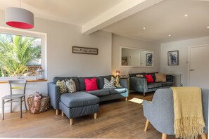Living Room / Lounge