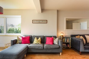 Living Room / Lounge