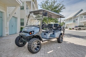 6 Seater Golf Cart Included with Your Stay