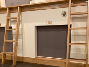 ・ Dormitory room / Privacy-friendly space