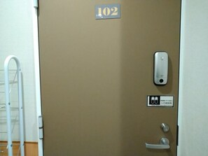 Unclassified image, 2 of 21, button