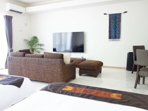 Living room, triple bed