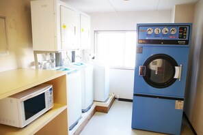 4th floor: Free washing machine, dryer, microwave oven