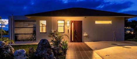 ・ Exterior of Villa2: Night scenery with a tropical mood