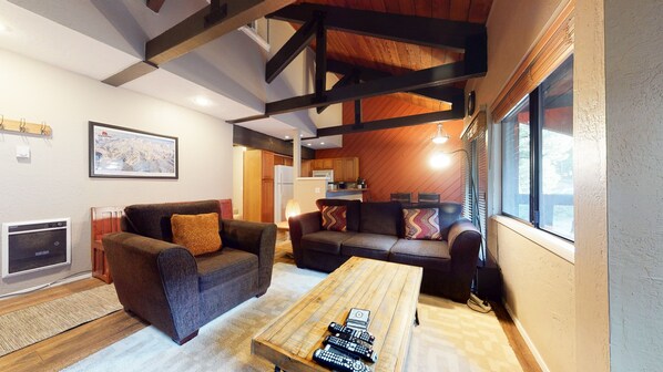 Flooring, Hardwood, Living Room, Indoors, Room