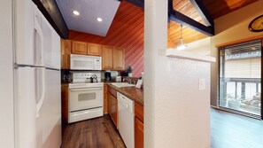 Flooring, Indoors, Room, Hardwood, Microwave